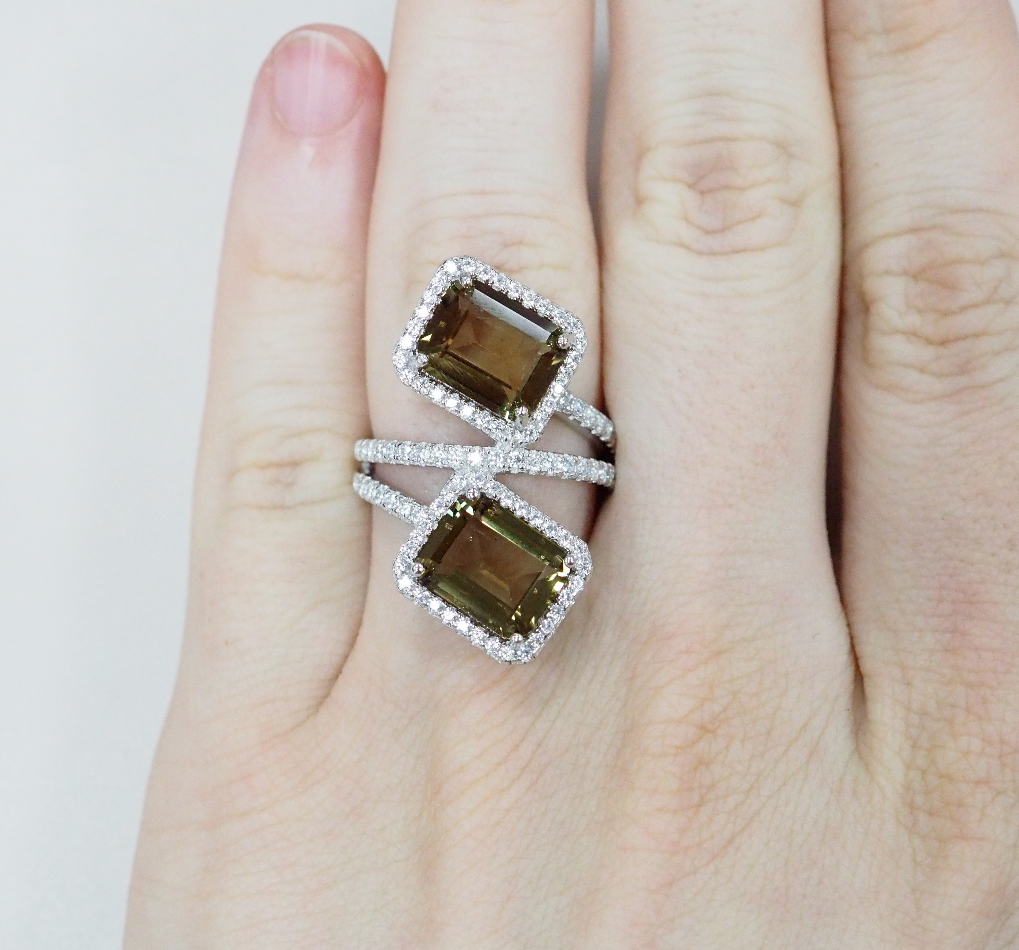 Серебряное кольцо с султанитами